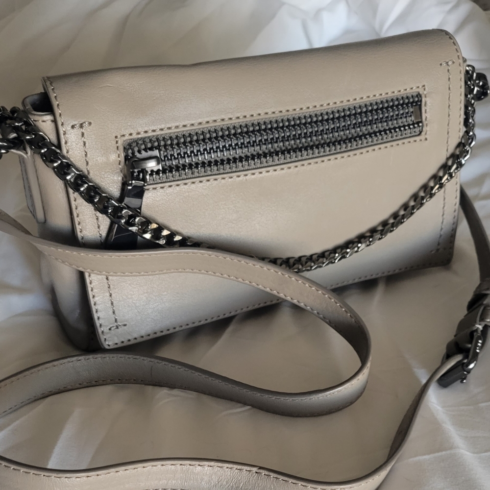 Frye Lena chain crossbody shoulder bag. Color Gray Leather. Excellent condition
